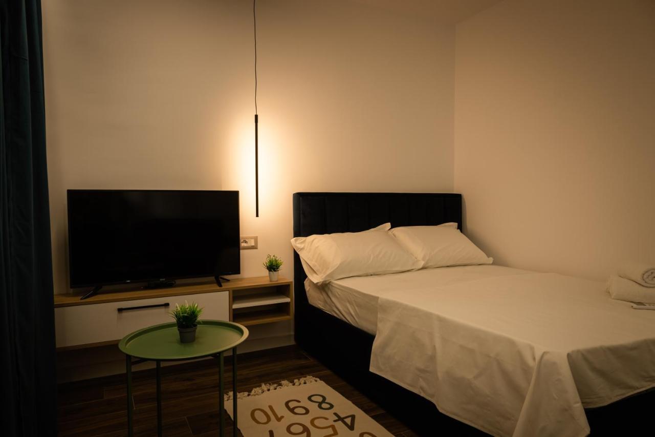 Prime Location Studio In Tiranë Ngoại thất bức ảnh